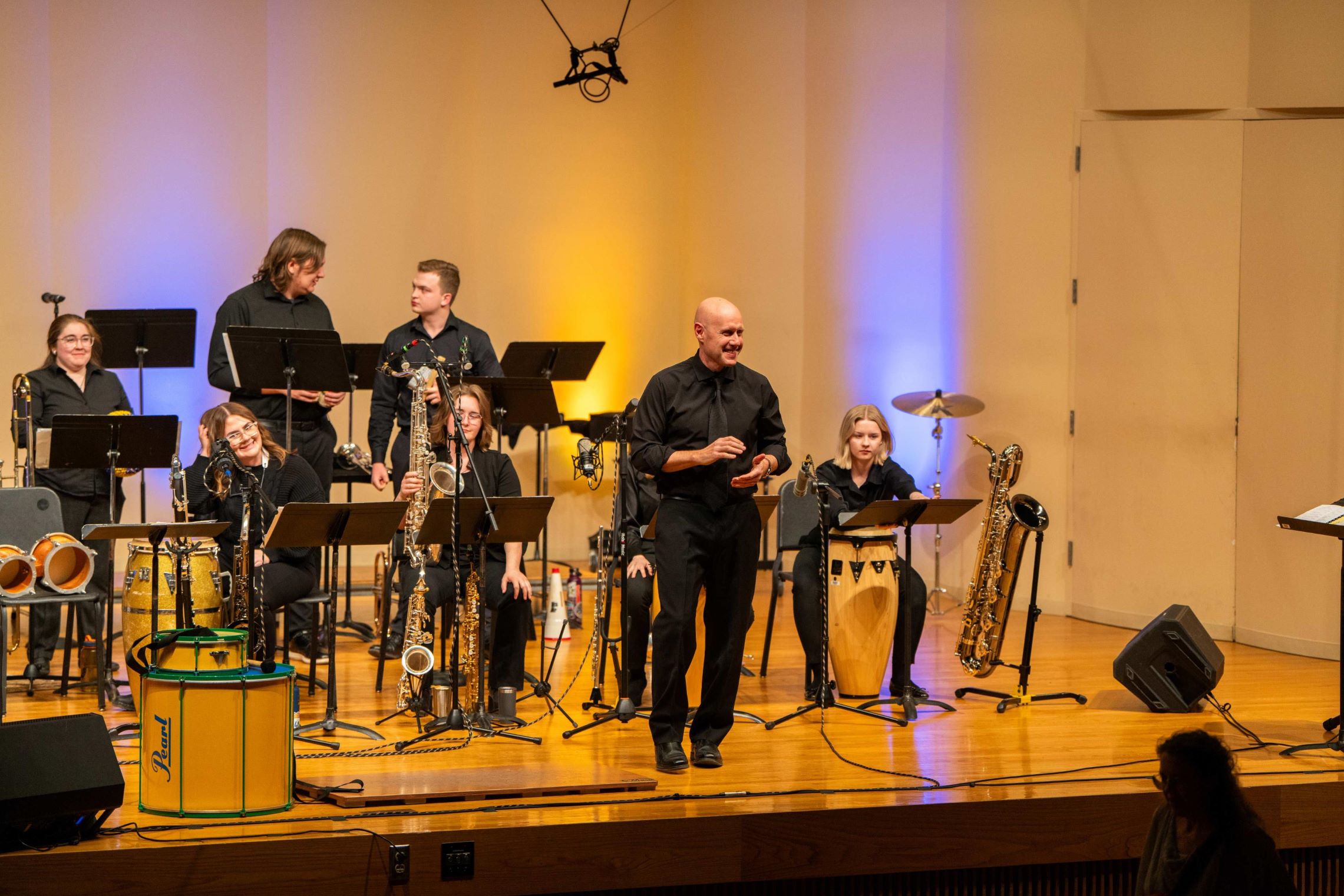 John Roberts speaking to audience 411 kb