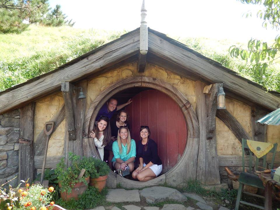 students at hobbits set in new zealand